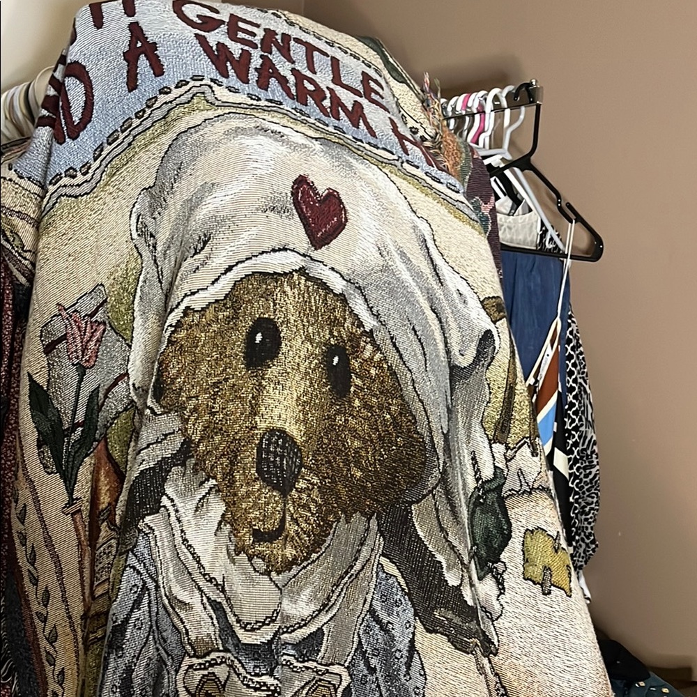 😄Boyd’s bears blanket nurse bear